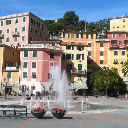 Al Mare Davanti A Portofino - By The Sea In Front Of Portofino Zoagli