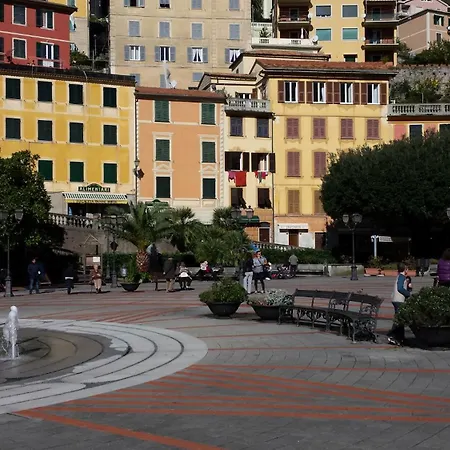 Al Mare Davanti A Portofino - By The Sea In Front Of Portofino
