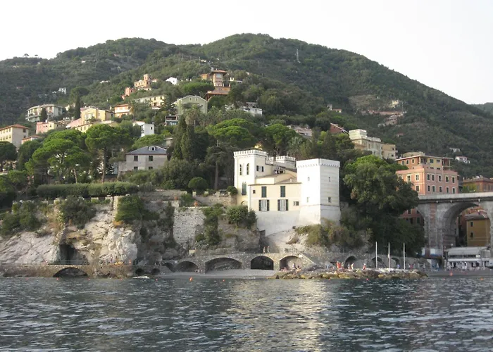 Al Mare Davanti A Portofino - By The Sea In Front Of Portofino *