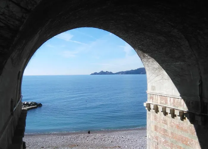 Al Mare Davanti A Portofino - By The Sea In Front Of Portofino